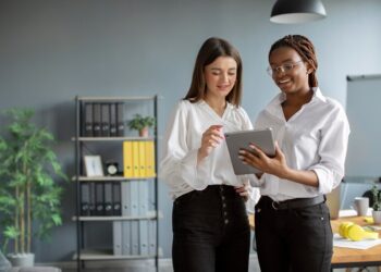 Mês das Mulheres: 12 executivas compartilham desafios enfrentados no mercado de trabalho