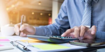 O que esperar da taxa Selic? XP enxerga aumento nas incertezas econômicas e desaceleração do ritmo de cortes em ata do Copom