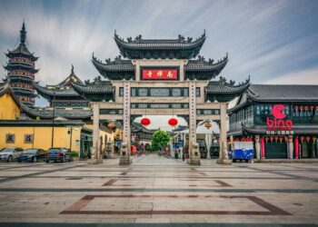 China promete ‘transformar’ economia e estabelece meta ambiciosa de PIB