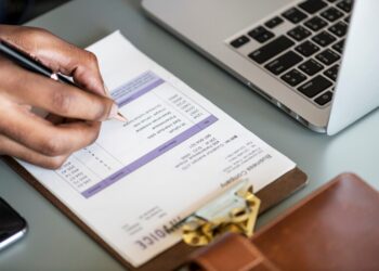 Cresce número de profissionais brasileiros emitindo notas fiscais para o exterior
