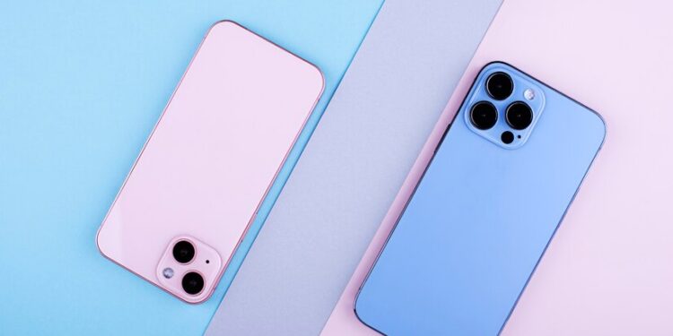 Leilão da Receita terá iPhone, Macbook e Playstation a partir de R$ 1,4 mil