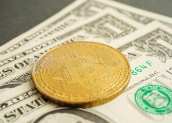 Disparada do Bitcoin cria 1.500 milionários por dia; entenda