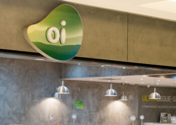 Oi (OIBR3) ganha mais tempo para enquadrar preço acima de R$ 1 e vai propor novo grupamento de ações