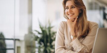 Segundo Insper, número de mulheres em cargos de liderança subiu de 13% para 17%