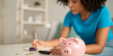 Além dos números: o poder transformador da independência financeira feminina na sociedade