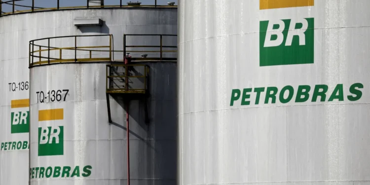 Entenda a disputa por dividendos da Petrobras que derrubou ações