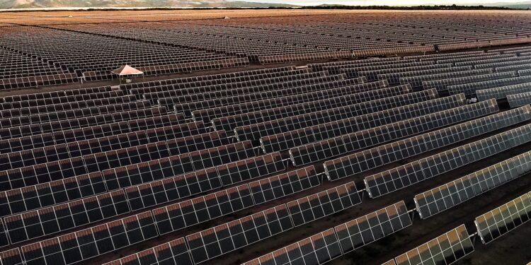 Sudene libera R$ 26,6 milhões em recursos de financiamento para parques de energia fotovoltaica no Ceará
