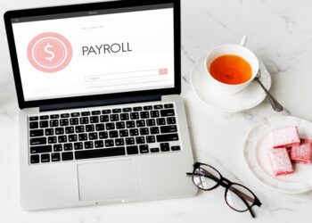 Payroll: EUA cria 303 mil novas vagas de empregos em março, expectativa era de 212 mil