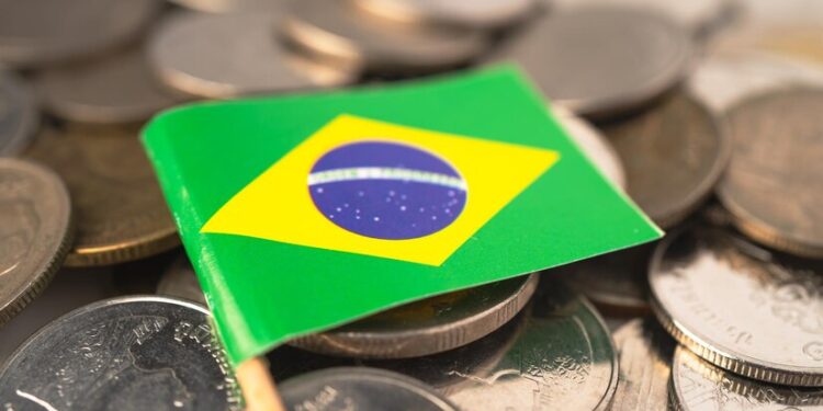 FMI melhora projeção de crescimento da economia do Brasil para 2,2% este ano