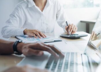 Organização financeira facilita acesso ao microcrédito para pequenos negócios