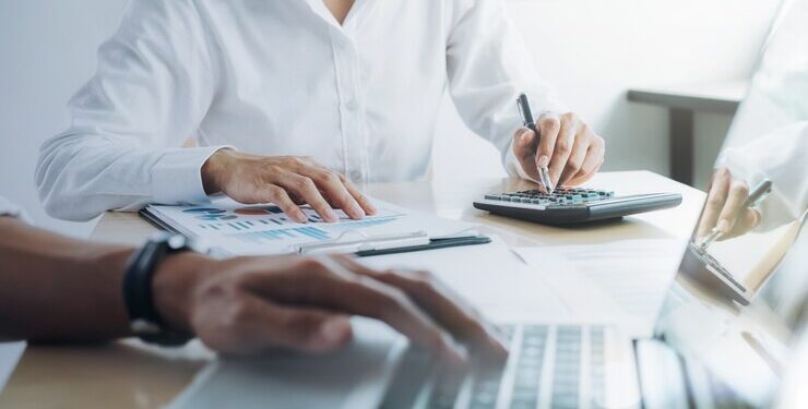 Organização financeira facilita acesso ao microcrédito para pequenos negócios