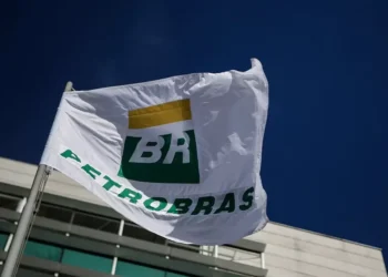 Dividendos não entram na pauta do conselho da Petrobras (PETR4) e só devem ser discutidos em assembleia, dizem fontes