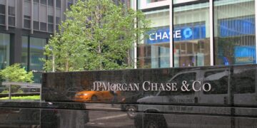 Jamie Dimon, CEO do JPMorgan, prevê que as taxas de juros dos EUA alcancem 8% ou mais