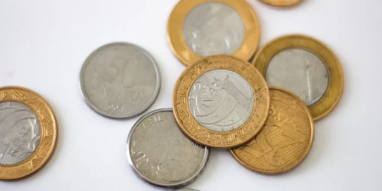 40% dos brasileiros acham que economia estará melhor em seis meses, diz Ipec