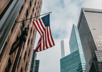 Relatório de PMI nos EUA impulsiona confiança