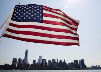 Dívida americana pode bater recorde e atingir 130% do PIB até 2034