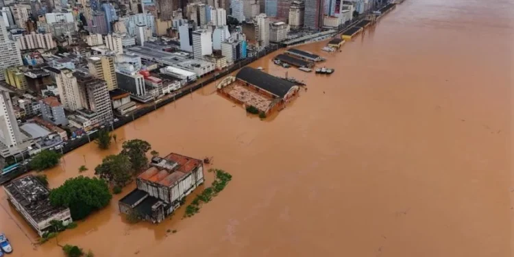 Clima e economia: inundações reforçam série de tragédias no RS e podem levar a recessão em 2024