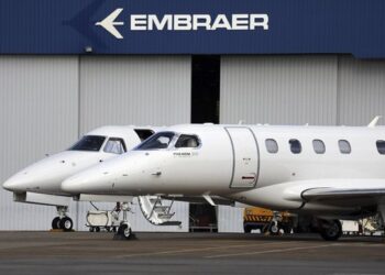 Embraer(EMBR3): Empresa prevê investir R$ 2 bilhões e gerar mais 900 empregos diretos este ano no Brasil