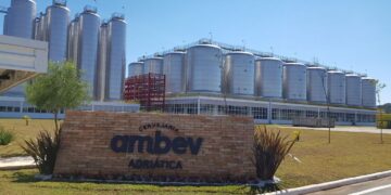 Ambev (ABEV3): Cenário difícil na Argentina ainda pode pressionar resultado?