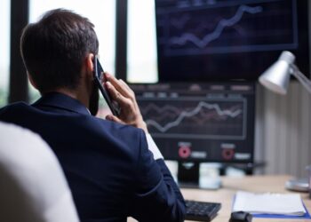 Buffett descarta retornos ‘de encher os olhos’. Mas os investidores não estão ouvindo