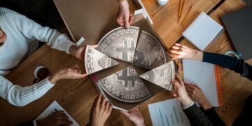 Pelo segundo mês consecutivo, financiamento de capital de risco de cripto chega a US$ 1 bi