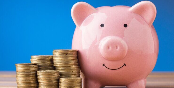 Selic a 10,5% ao ano: Quanto rendem R$ 1.000 na poupança, CDB e Tesouro