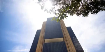 Boletim Focus 17/06/2024: Projeção para a Selic Sobe para 10,50% em 2024 e 9,50% em 2025