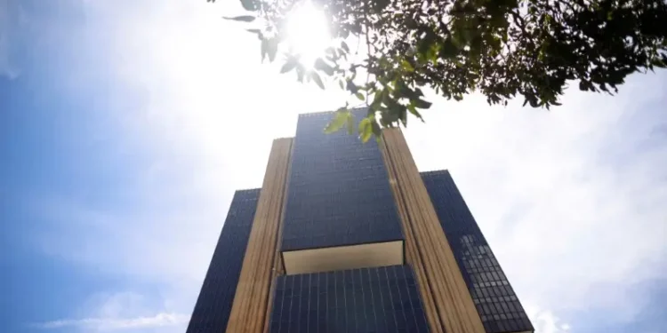 Boletim Focus 17/06/2024: Projeção para a Selic Sobe para 10,50% em 2024 e 9,50% em 2025