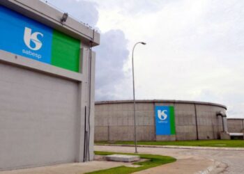Sabesp sobe 3,8% com oferta de ações para privatização e fecha semana em alta