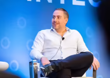 ‘O momento é de investir, não de vender’, diz Paulo Passoni, do Valor Capital