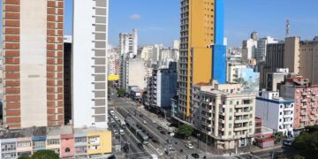 Enquanto EUA enfrentam crise, mercado imobiliário comercial brasileiro dispara com alta recorde de aluguéis