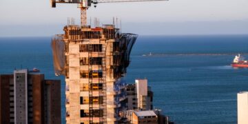 Nordeste brasileiro vive boom imobiliário: Investimentos crescem 30% em dois anos e transformam paisagem urbana