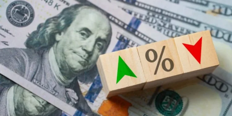 Dólar atinge máxima dos últimos 17 meses e Ibovespa despenca: Moeda americana supera R$ 5,50 durante discurso do presidente do Brasil