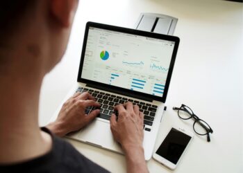 Especialistas financeiros buscam alternativa ao padrão brasileiro de assessoria em investimento