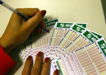 Qual a probabilidade de ganhar na Mega-Sena — e por que ainda insistimos?