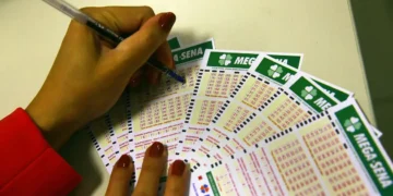 Qual a probabilidade de ganhar na Mega-Sena — e por que ainda insistimos?