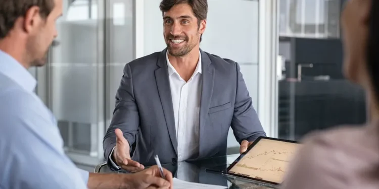 Anbima divulga nomes das novas certificações para profissionais de investimentos