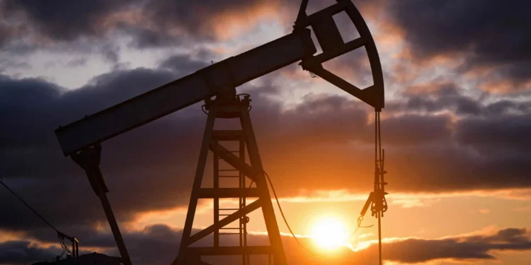 Opep+ prorroga cortes na produção de petróleo até 2025