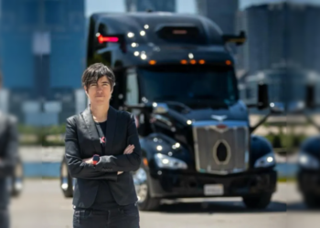 Startup de IA levanta R$ 1 bilhão para colocar caminhões autônomos nas estradas