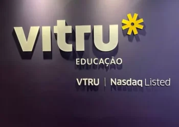 Vitru Educação migra ações de Nasdaq para a B3