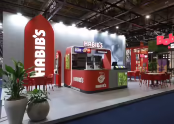 Habib’s dobra aposta em shoppings com franquia de quiosque e cresce com loja 2×1 