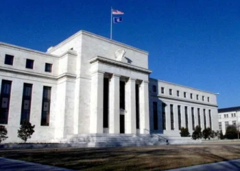 FED mantém taxas de juros inalteradas e projeta apenas um corte em 2024
