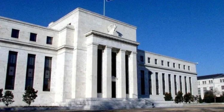 FED mantém taxas de juros inalteradas e projeta apenas um corte em 2024
