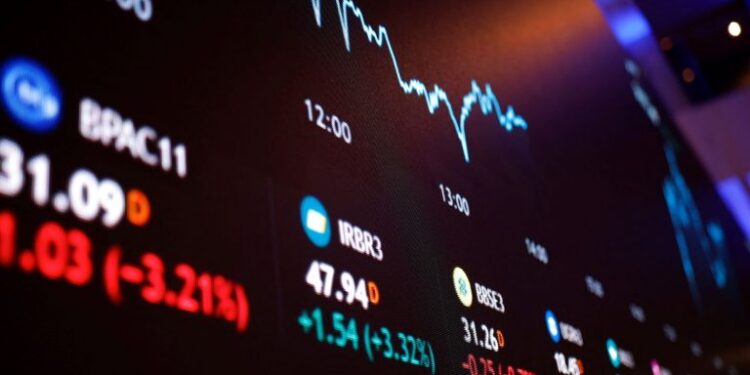 As ações do Ibovespa que mais subiram e caíram no 1º semestre de 2024