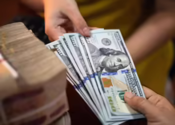 Dólar cai a R$ 5,46 após dados de emprego nos EUA decepcionarem menos que o esperado