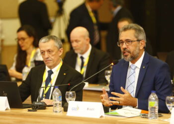 O ministro Luiz Marinho afirmou: “A indústria é o emprego de melhor qualidade e melhor remuneração”