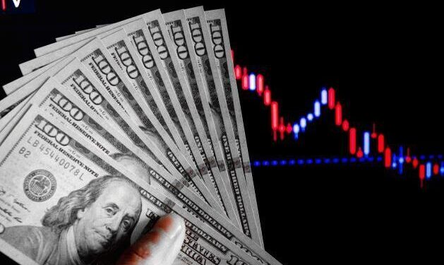 Com incertezas fiscais em alta, Ibovespa fecha em queda e dólar sobe para R$ 5,59
