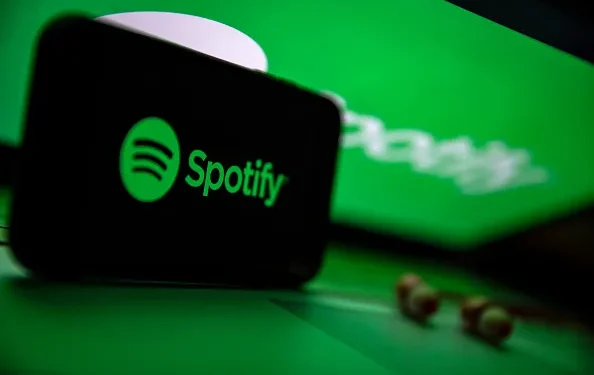 No segundo trimestre, Spotify teve um lucro de 274 milhões de euros, com um crescimento de 19,8% em receita anual