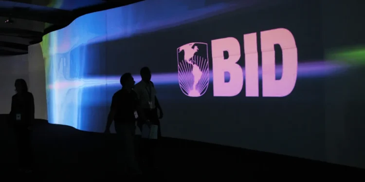 BID aprova financiamento de US$ 100 milhões para conexão digital em cidades brasileiras
