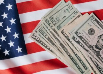 XP reduz investimento mínimo em renda fixa americana